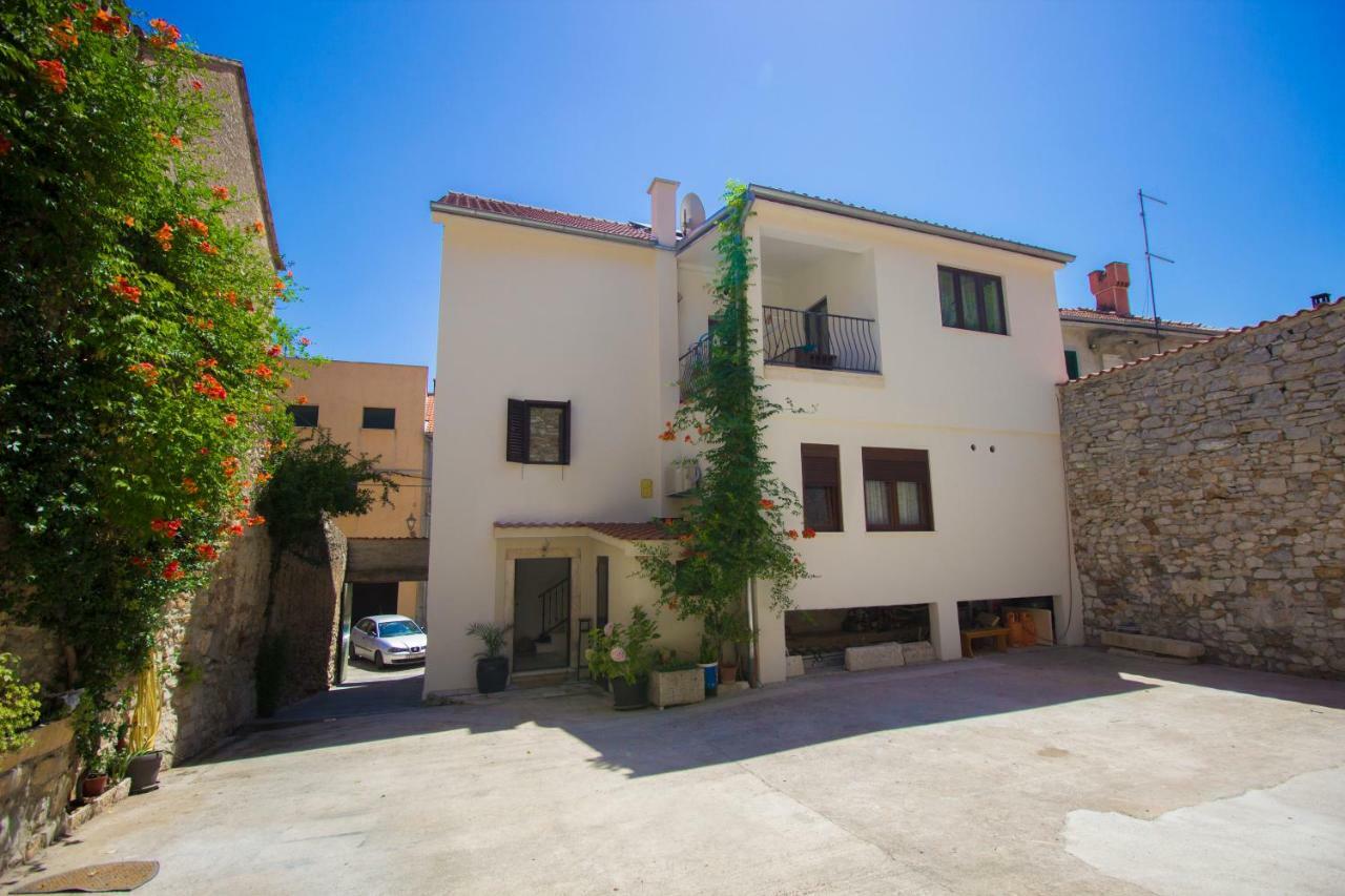 Ana Apartment